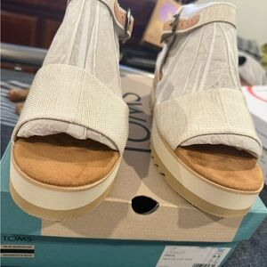 Tom's Diana Platform Sandal in Dusty Peach NWT (Size 9.5)